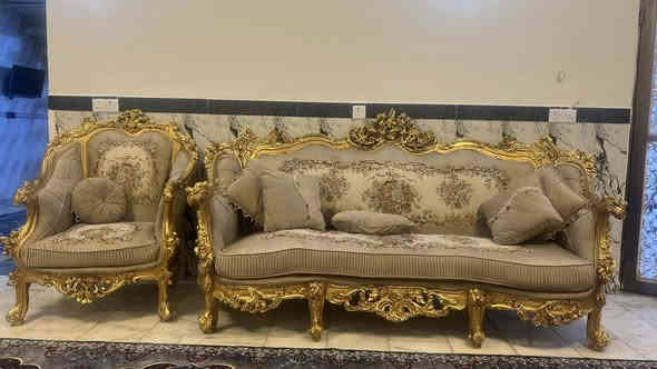 السلام عليكم تخم زان مصري دمياطي  10 مقاعدنضيف جدا جدا مع كوشات مع طبلتين  السعر مليون 200 
***********
