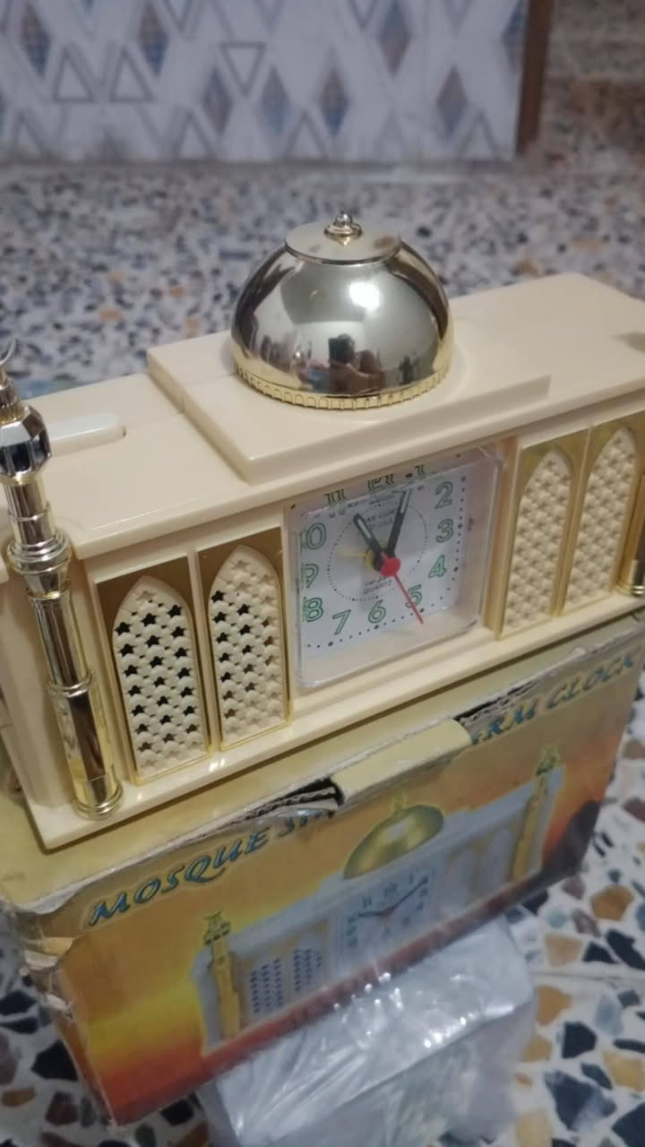ساعه قديمه تكويك  للبيع ممستخدمه


**إذا كنت صاحب هذا الإعلان وتريد حذفه لأي سبب، رجاءا أرسل رسالة إلى الدعم الفني**