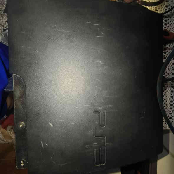 سلام عليكم🔥
بلي 3  سلم مهكر ويا كامل ملحقات جوستك ووايرات جاهزات وبي 5 العاب من ضمنهن اله الحرب الجزء الاول والثاني طبك و متروك صالة شهرين سعر 120 الف وبي مجال رقم *********** مكان بغداد شعلة
