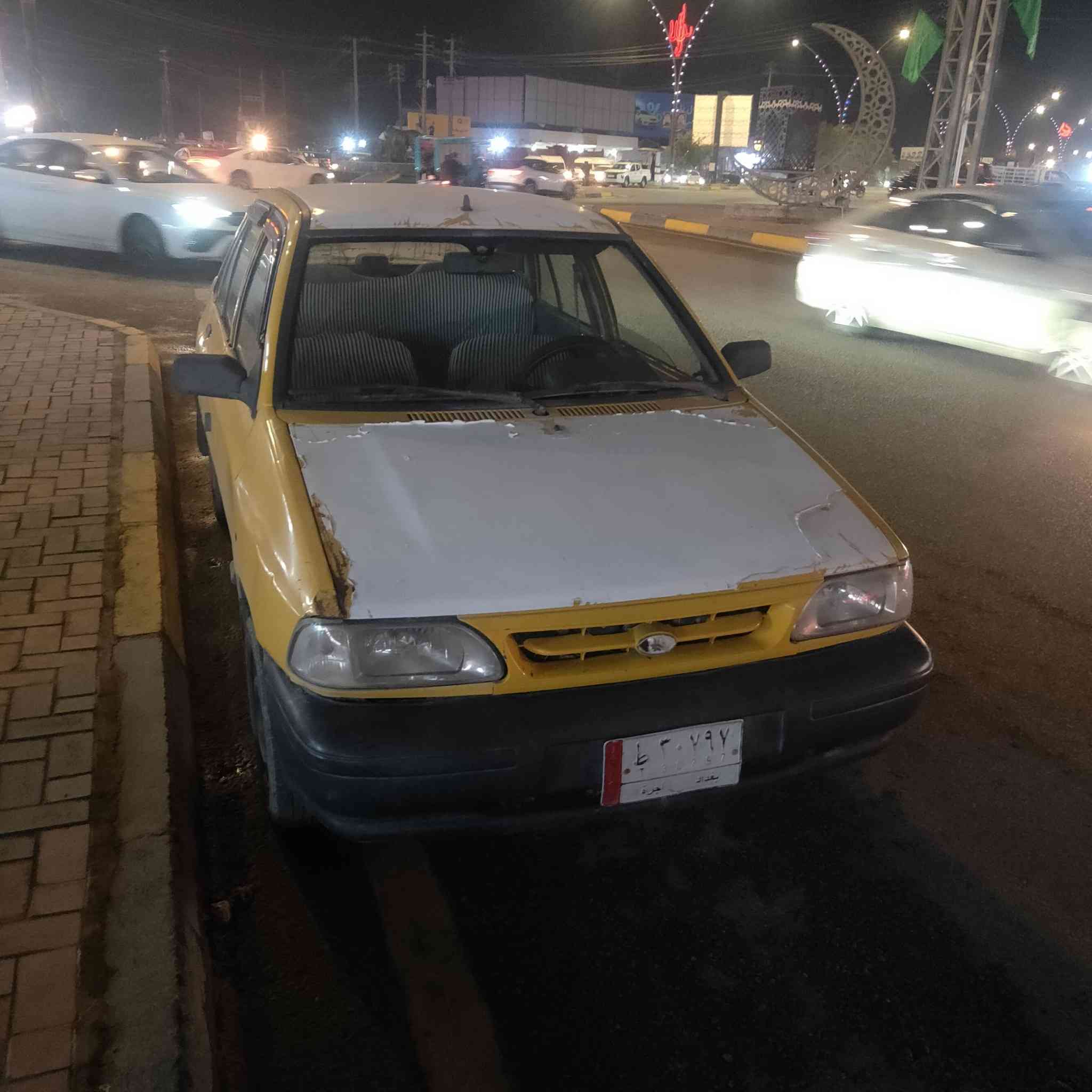 السلام عليكم سايبا للبيع رقم بغداد الماني 2009مكينة وكير وشواصي مكفولات فقط المشط تعبان صاحبها بغداد ماواصلينة سعره 14ورقه وبيه مجال رقم تلفون ***********
