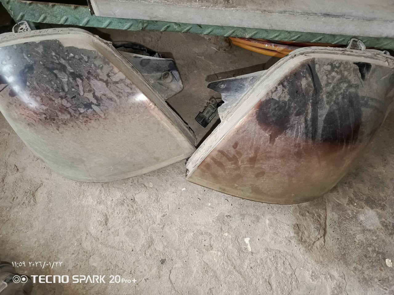 السلام عليكم زوج دبلات بكانتو اصلي  مال كصه 
ولايات إصليات بس عليهن من هذه الستكار وشتعل يعني يردلهن جلي الي يردهم الدبلت والايتات 70الف يراسلني أو يختبر عل رقام ***********
***********
