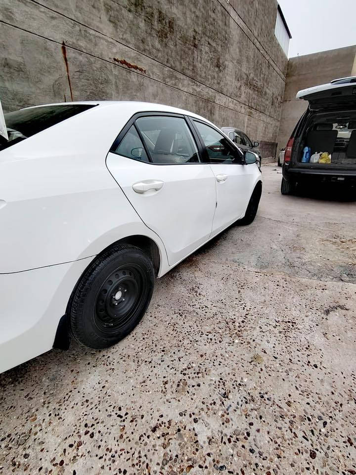 كورلا موديل 2015 مكفولة من الصبغ والتبديل كير مكينة كفالة داخل بيجي دوشمة عامة تخم تاير جديد مكان السيارة بغداد ***********
