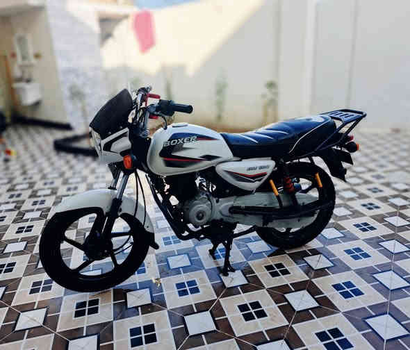 بوكسر للبيع موديل 2019 نهايتة يعني محسوبة ع 2020 اوراق كاملة كلشي ممبدل بيها كلها بلادي كهربائيات كلها شغالة مانقصها شي مكاني كوت حي الجامعة السعر مليون و200وبيها مجال الرقم ***********
