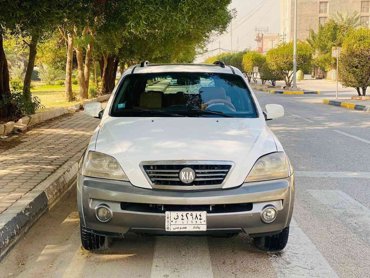 سورنتو موديل 2009 وارد خليجي فول واحد على واحد سياره بيه قطعتين صبق بل عراق سياره جديده وجاهزه سعره 98وبيه مجال رقم*********** موصفات سياره كامره خلفيه مثبت سرعه تحكم استيرن فتحت سقف مرايه شفط كشنات كهربائي محرك 6سلندر تبريد ثلج سياره حداديه تخم تاير جديدات مكان سياره كربلاء
