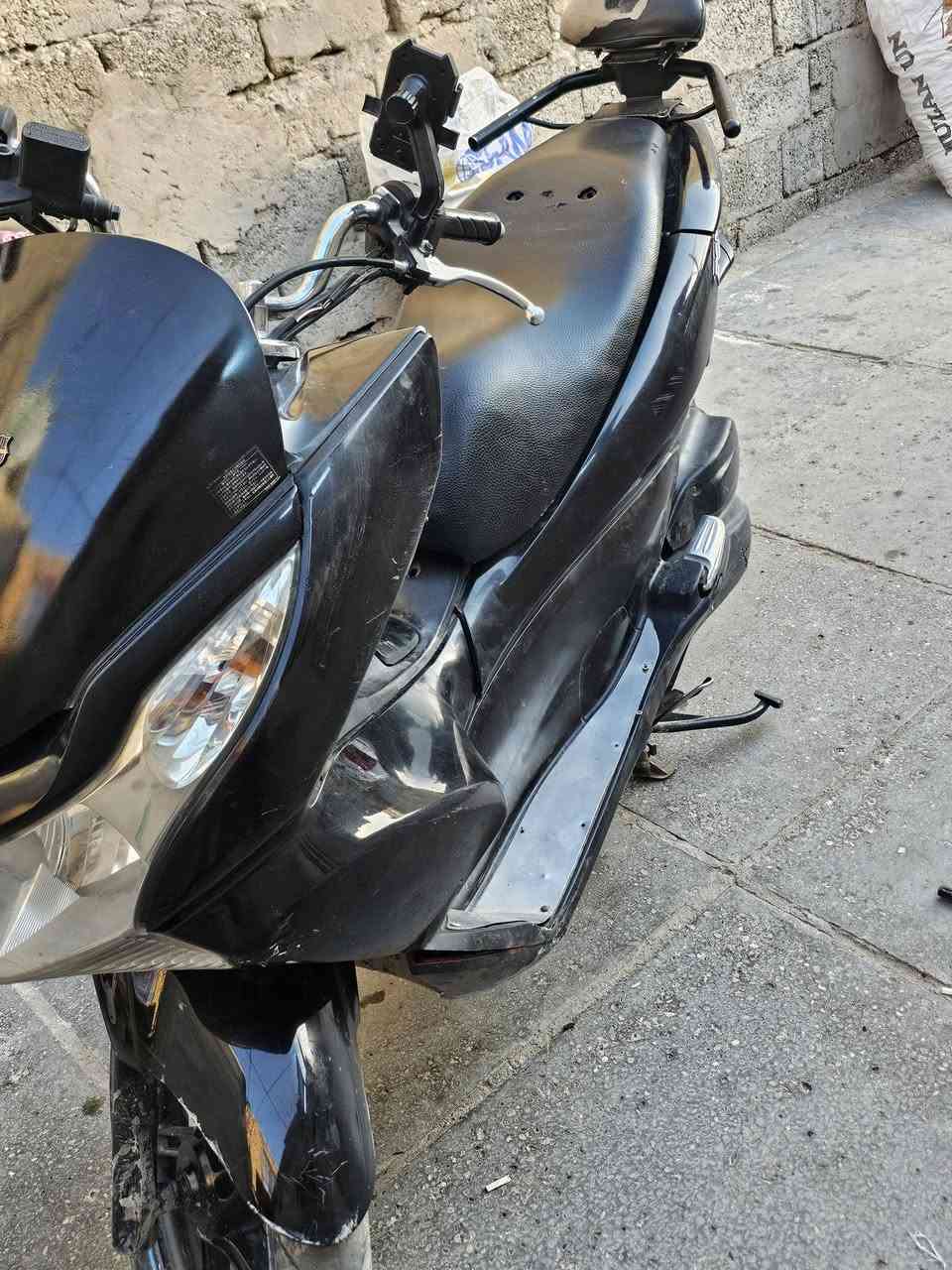 جيل اول دراجه نضيفه شلعه ومعدل زائد نعومه تخبل
سعر الدراجه (مليون و100)بيهة مجال للتواصل
***********
الدراجه ما مغسوله صار شهر
