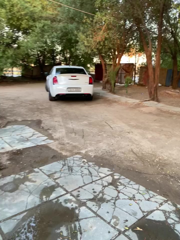 كلايسلر  300  موديل 2016  فئه الS كنديه اصل
كلين تايتل كفاله تقرير كار فكس وسونار بيه 
  سنويه وارقام جدد 2030 تنتهي بسمي رقم دهوك 
سياره عليه ادامه من الرقم لرقم 
من منظومه احتراق كامله وتبريد 
وتخم تاير باتري صدر خلفي امامي
 كله بشرط وشركه عليه اضافات 
دفيوزر رياضي + كزوزات + دوس بجم عريض  رياضي S 

🟪 السعر  :: الطلب في التعليقات ويوصلك مباشرة ✍️ 📩
 
سماعات الباين سستم ماشيه 93000 ميل 
ملاحظه صغير ه بي صبغ 
7 سم جاملغ الخلفي 
 فقط مكان السيارة  بغداد - حي تونس - قرب معارض الكريعات 

رقم صاحب سيارة
***********
