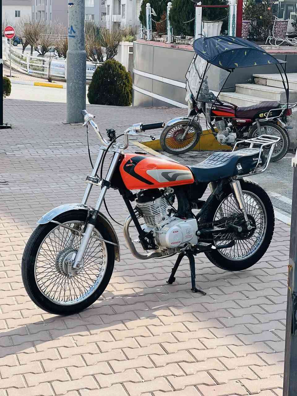 بؤ فرؤشتن و گؤرينه وه Taigar 2023 مه كينه كه پس شانسي باريك فول سه نته ر كامل كاره باي زور زور به قه وه ته به شه رتي 4 كه پس پيش بكات ماله كه دياره سعري 370 و معامه له شوين سليماني *********** ده ستت خوش ئه دمين
