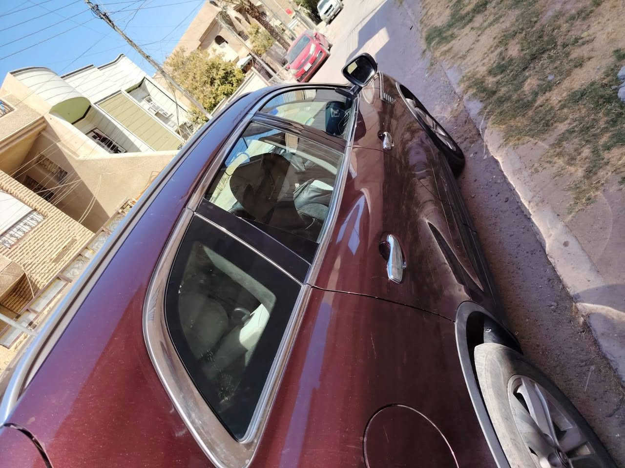 السلام عليكم ورحمة الله وبركاته 
سيارة كوليوس موديل 2019 إستلام شركة البلاد شهر 12 عام 2020 گير ومحرك نيسان إنتاج كوريا الجنوبية ووارد كوريا الجنوبية كوريا الجنوبية مو صيني مو صيني محرك 2500 اللون أحمر غير محدد أقرب للماروني لون حلو لماع ميتاليك 4 سلندر حرة هزة جديدة الشهر الثالث آذار 2026 بأسمي بأسمي الرقم الجديد الأنگليزي بغداد السنوية جديدة لغاية 2031
للبيع فقط للبيع فقط بدون مراوس رجاء" تحويل بعد الأتفاق على الخير إن شاء الله نفس الأسبوع . 
كفالة عامة صبغ تبديل ماشية 73 الف كم قابلة للزيادة والسيارة صيانتها بالشركة داخل الضمان محرك وگير بالخير على اللي تصير من نصيبه 
السعر 135 ورقة بعد التخفيض الكبير وبيها مجال بسيط للطيبين والسوق كل شي بيه وحسب النظافة وحتى ب 100 ورقة تلگه وبيها تصليح مامكفولة تلگاها 
الحمد لله سيارة عليها الأعتماد رزنة وعزل جيد وماتحب تصليح بس داريها بدهن ممتاز وبانزين محسن كل ثلاثة تفويلات أوتفويلتين عادي والفضل لله داريها أداريك وهذا حال جميع أنواع السيارات الحديثة
ثق بالله لو ما محتاج أبد ماأبيعها 
وللمعلومات اكثر التواصل على الرقم *********** ( من الساعة 10 صباحا" الى الساعة الثامنة مساء" ) وبعد هذا الوقت بأمكانكم المراسلة على الماسنجر أو الواتس اب لطفا" وأنا بخدمتك 
لاتكسر بحلال الناس حتى مايسلط ربك واحد يكسر حلالك 
رجاء" رجاء" رجاء" فقط الشراي الجاد يتواصل وأقرأ المعلومات بشكل دقيق 

💥مواصفات السيارة 💥
✨ المحرك 4 سلندر  2.5L نيسان ياباني
✨ ناقل حركة أوتوماتيك وعادي 
✨ دفع AWD
🔑 مفتاح التشغيل سويچ عدد ( 2 ) 
✨حساسات 360 درجة
✨مصابيح امامية LED 
✨️ مصابيح خلفية LED 
🛞 ويل كب عدد 5 
✨️ اشارة في المرايا الجانبية 
✨️ المرايا قابلة للطي تلقائياً
✨عدد AIR BAG 8
✨ هاند بريك ميكانيكي بالقدم
✨ مكابح ABS 
✨ شاشة أعطال 
✨ تحكم مقود
✨️منفذ طاقة 
✨ تتسع المقصورة لـ 5 ركاب
✨مقاعد جلد و مخمل 
✨ اضاءة led داخل العدادات 5 الوان
✨ تثبيت مقعد الأطفال ISOFIX 
✨  تبريد مناخين للسائق و الراكب مع تبريد خلفي
✨ نظام مانع الانزلاق 
✨حاملات اكواب 
✨صندوق يدوي 
✨ قمارة حديد 
✨اريل نفيگيشن
✨المرأة الوسطية بخاصية تعتيم بغداد, العراق
