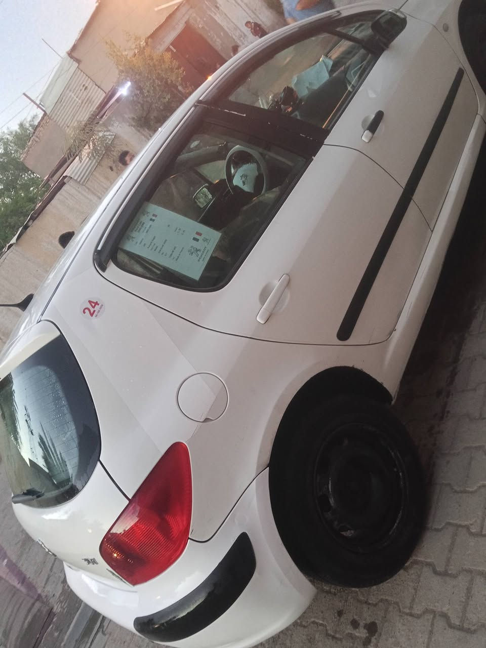 بيجو فرنسي 307  
موديل 2005 السيارة جديدة 
رقمهة بغداد نكليزي بأسمي تحويل ثاني يوم هزة جديدة 
تبريد تدفئة شغال 
عليهة تخم فلنجات شركة جديد 
Absجديد
تخم تاير جديد 
دبل مروحة انسة شي اسمة حماوة 
شاشة اندرود  كامرة 
 غرفتهة جديدة السيارة نضيفة 
ستيرن ميكانيك جديد 

السيارة بيبان لغود شواصي قمارة قبق جنطة كفالة 
بيهة بس التكم الجوة مسمكرة ومصبوغه  اثار شخوط  
السيارة مكفولة كهربائيات  بلادية 

ملاحضه سونار عام عندي للسيارة من تشتريهة انطيكيا وبخدمتكم 

السعر 60 وبي مجال للشراي  وتدلل وميكون خاطرك الة طيب
رقمي واتساب
 ***********
