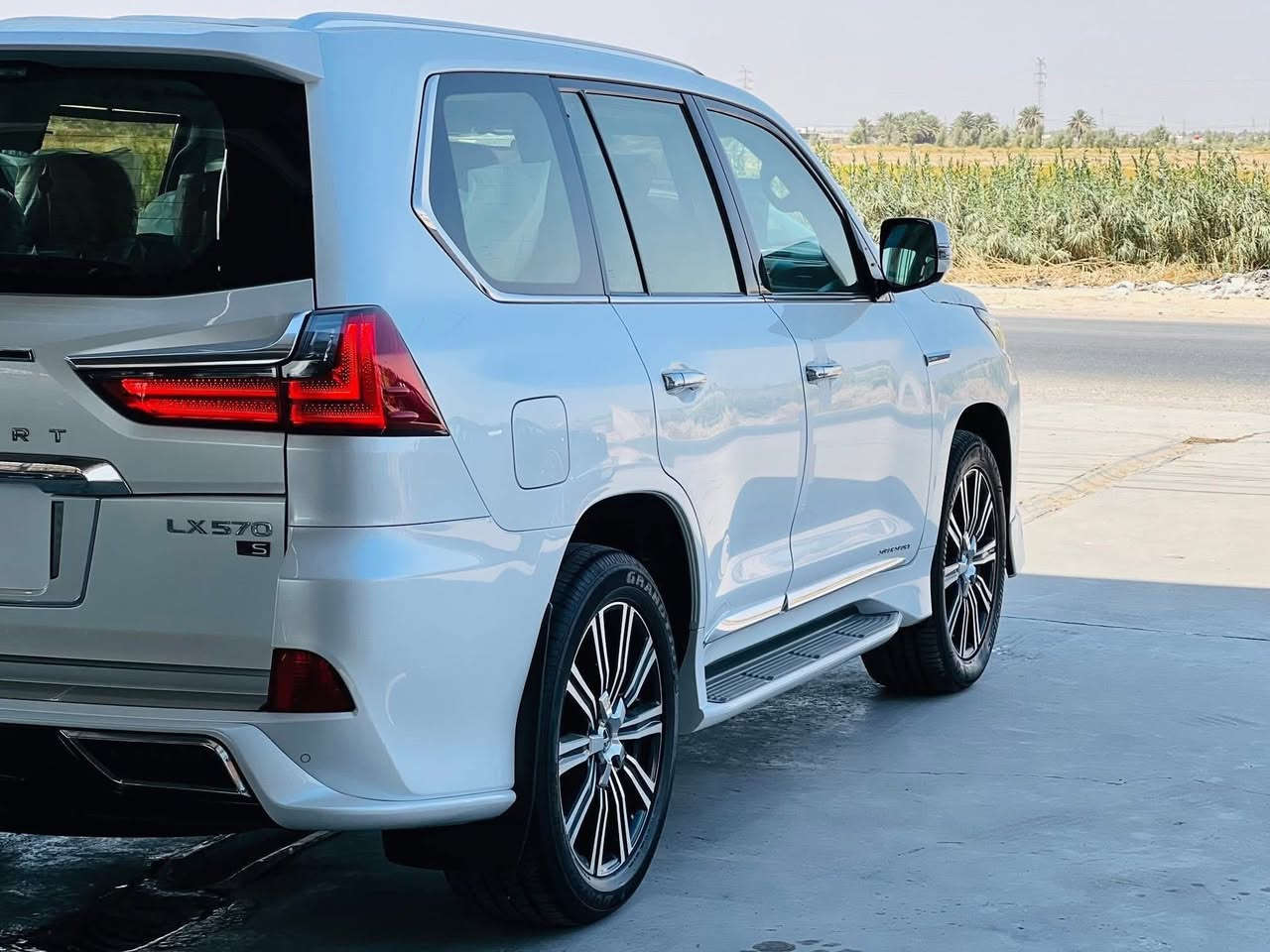 سلام عليكم لبيع لكزز موديل 2018 بريم اصل 

فول مواصفات معروفه مواصفات الكزز 
 رقم بغداد بسمي تحويل مباشر 

العنوان تقاطع نهروان بنفس التقاطع 
الستفسار ‭***********
