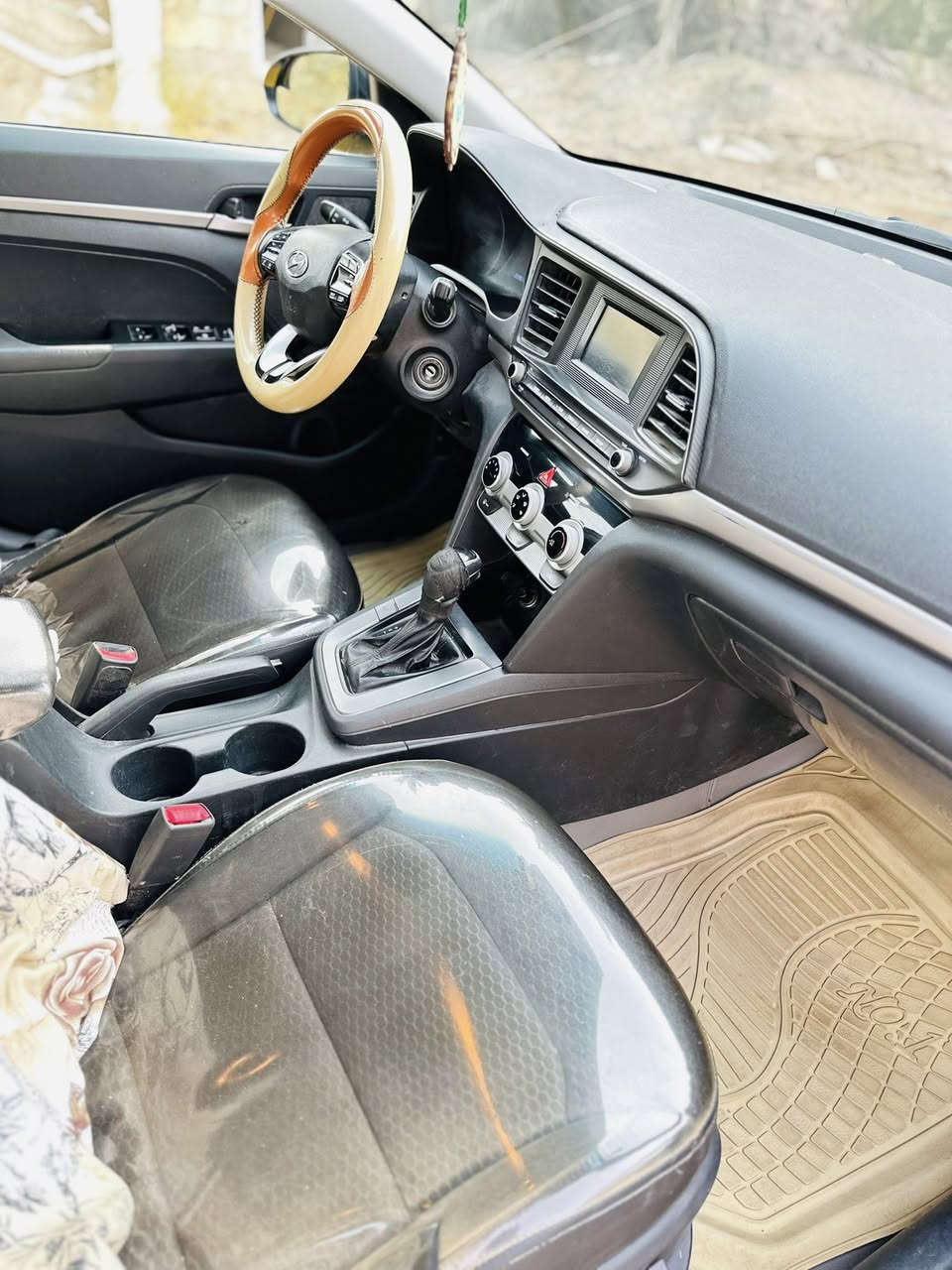 النترا موديل 2019 أمريكي حادثها بالصور كما موضح 
تبريد شغال تخم تاير وكير جديد ومكينه خير من الله 
سياره خير من الله السعر 125 وبيها مجال تعال وبيك خير وتدلل والسوگ كلشي بيه 
السياره بسمنا شرط تحويل ثاني يوم 
@إشارة


**إذا كنت صاحب هذا الإعلان وتريد حذفه لأي سبب، رجاءا أرسل رسالة إلى الدعم الفني**