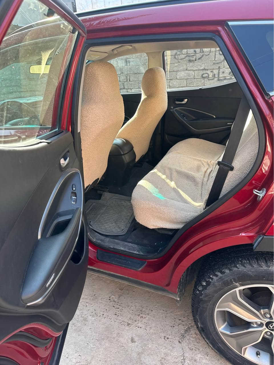 تحية طيبه الى جميع الاعضاء المحترمين
سنتافي موديل 2017 
سيارة بحاله جيدة جدة وراد امريكي اربع سلندر شرط الكير والمحرك وتحويل ماشية 96 الف حقيقي مواصفاتها فور ويل كشنات هيتر تبريد مركزي وبعد كثير من واصفات اخرى اطارات وبطارية جديده
ضررها بابين من جهة السكن صبغ وقليل من جامرلغ خلفي بدون ارباك بجم كبس
السعر 165 وبيه مجال للطيبين
للاستفسار ‭0770 134 9655‬
عنوان طوز خورماتو طوز, صلاح الدين
