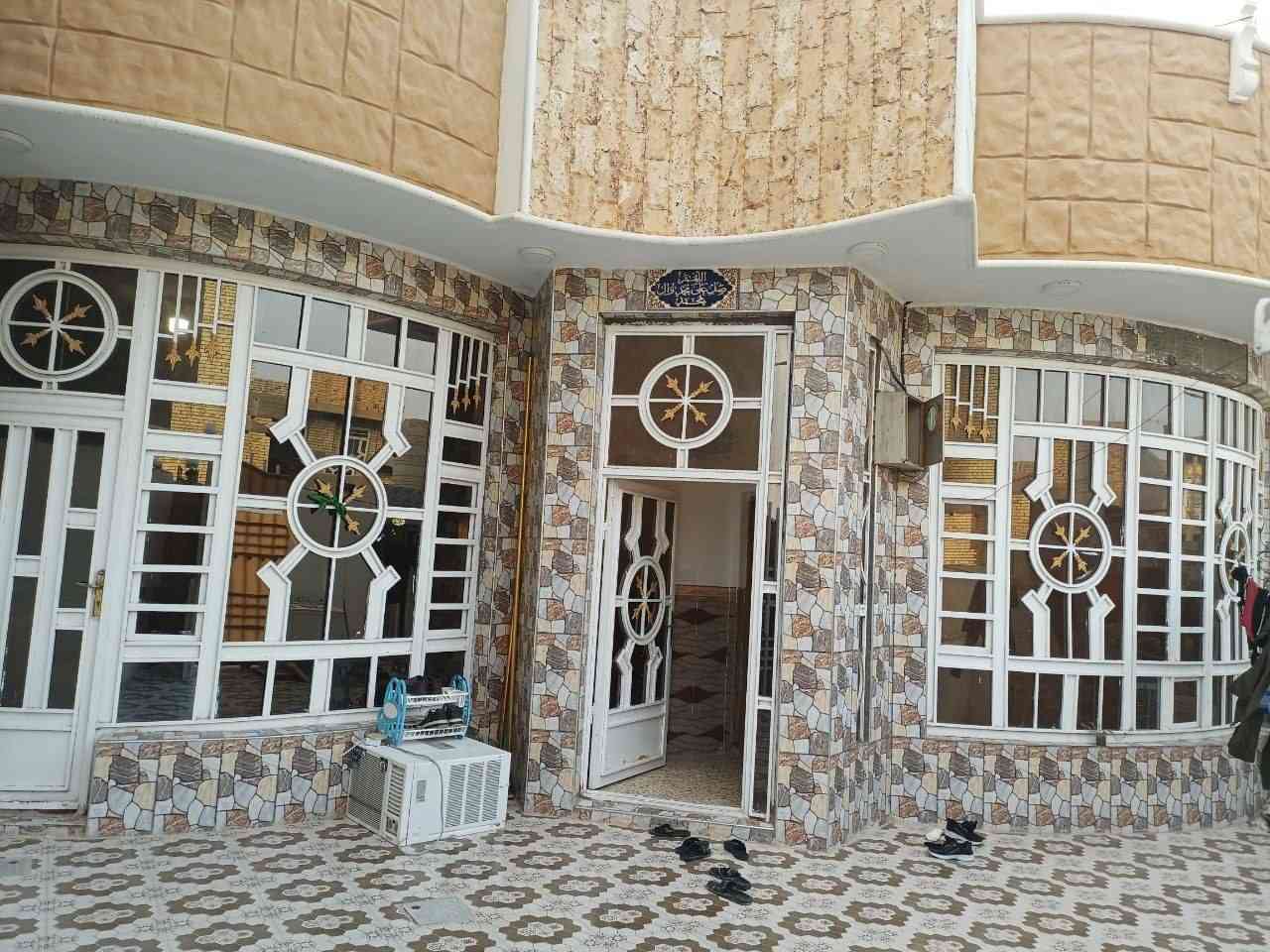 #للبيع دار طابو صرف🍁
مساحه ٢٠٠ متر 🍁
واجه ١٠متر 🍁
نزال ٢٠متر 🍁
شارع ١٥متر  🍁
يتكون الدار من طابقين🍁 🍁🍁🍁
استقبال ٤ × ٧ 🍁
غرفة نوم ٥ × ٥ 🍁
صاله ٤ × ٦ 🍁
مطبخ ٥ × ٥ 🍁
صحيات داخليه وصحيات خارجيه مع حديقه وكراج🍁🍁🍁🍁🍁
تتوفر فيها جميع الخدمات السكن 🍁
باقي التفاصيل موضحه في مقطع فيديو والصور 🍁
الموقع المحاويل حي المشتل قرب شارع عشرين يم المدرسه 🍁🍁🍁🍁🍁🍁

🌿🌿🌿🌿🌿🌿🌿🌿🌿🌿🌿🌿🌿
#للإستفسار اكثر او معرفة السعر يرجى مراسلتنا او  الاتصال على الارقام التاليه او زياره #مكتب #عقارات #اراضي #المحاويل الكائن في حي ١٧ قرب روضة ساندي بيل  *********** او *********** صفاء ابو ملاك
