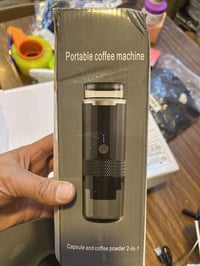 محمولة للسيارة • كبسولات وقهوة مطحونة • شحن USB