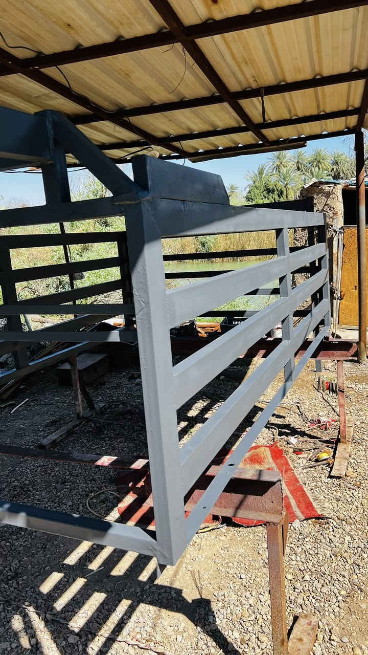 محجر نثيه للبيع السعر ٣٠٠ العنوان العماره ميسان ***********
