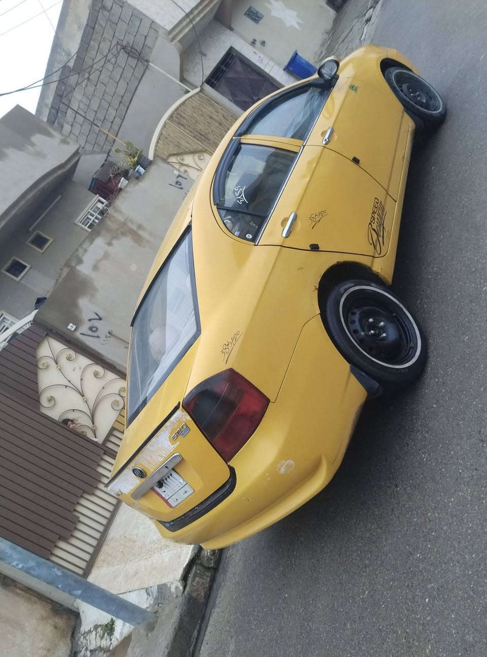 السلام عليكم ليفان للبيع للبيع ومعارض خصوصي توماتيك رقم بغداد صاحبها بالموصل مصفره هيئه غرامات 
صبغ بس باب بعد السائق والدوائر 
السعر 45 مجال قليل  بيها كابون بنزين ورقي رقم صاحب السياره ***********
