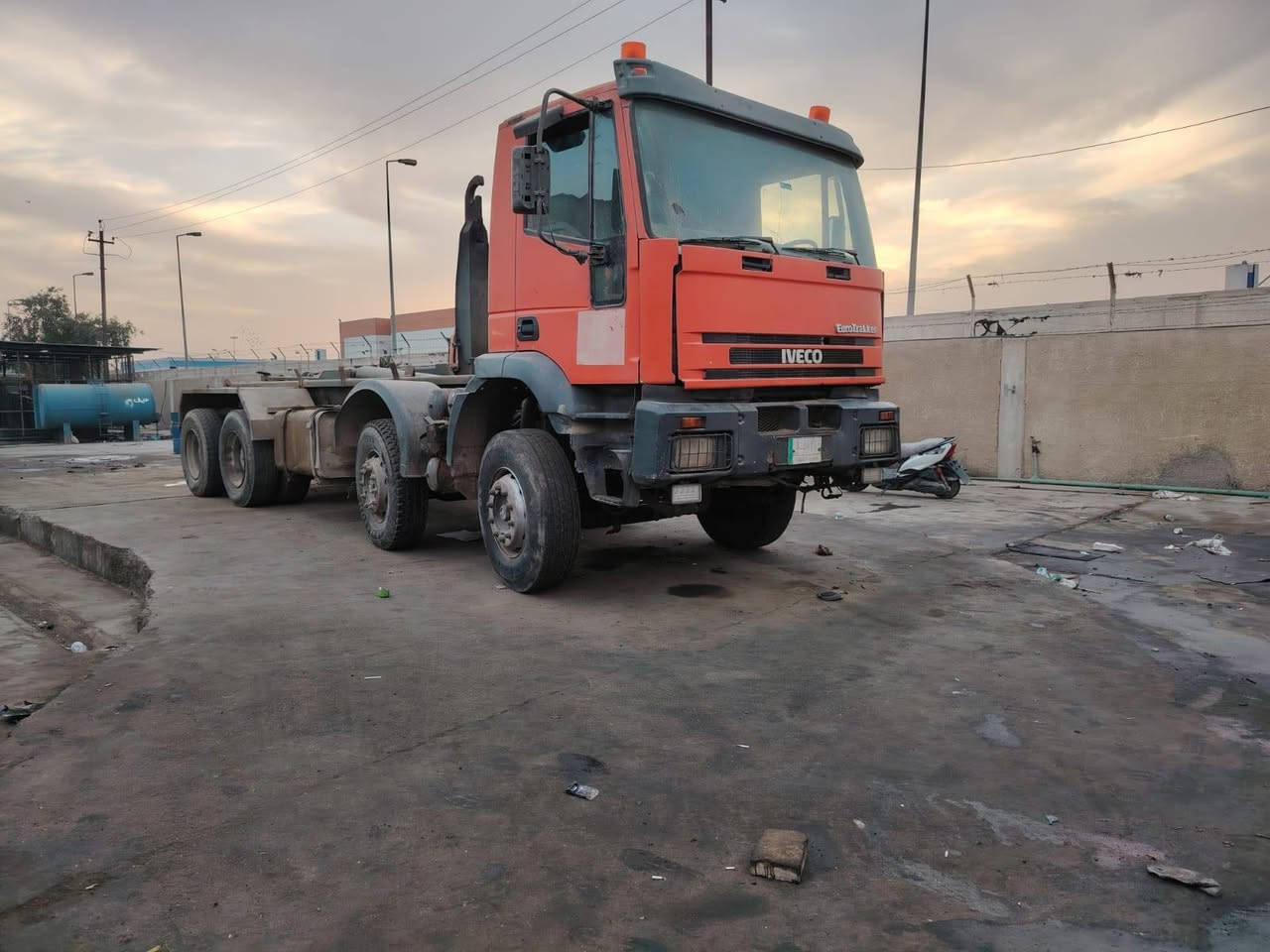 افيكوو رافعه حاويات رقم انشائيهطوله ٧متار عكرب بلادي أصله خباطه
تعمل بلديه الرشيد هيه اوشغله 
مكينته بيه كازكيت موديل 2000
تحويل مباشر بسم المشتري  
تصل ***********
سعرهه مناسب
