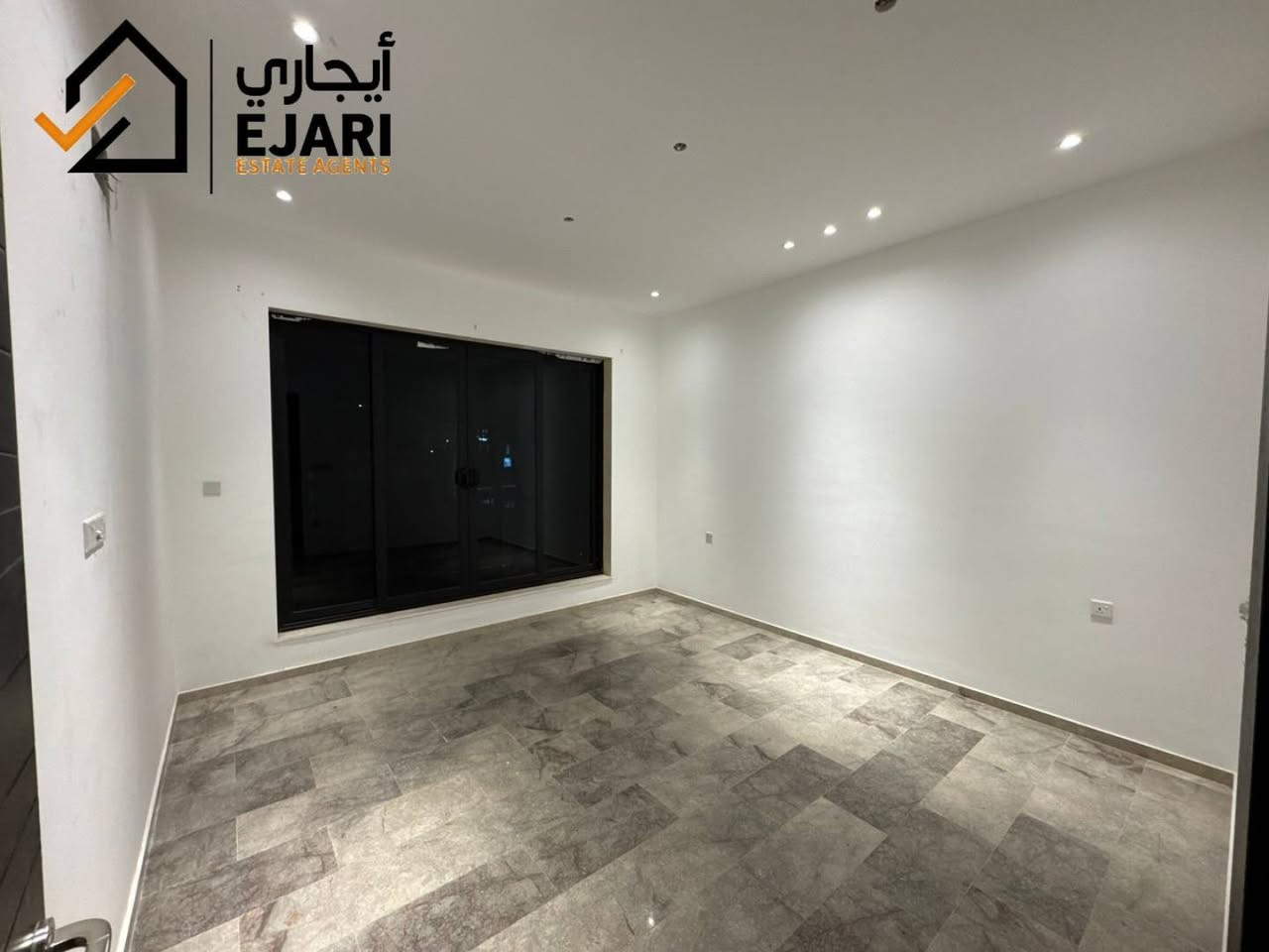 اعلان ايجار
Ejari  إيجاري 
يوجد وحده سكنيه مودرن في منطقه اليرموك ٤ شوارع بناء حديث جدا جدا  راقيه مساحه ٢٠٠ متر  طابق اول فوك الارضي موقع ممتاز فرع هادئ سكني 
تحتوي ٣ غرف +صاله +مطبخ +حمام عدد٢ +هول +بالكون +يوجد مكان وقوف السياره 
علما كهرباء ٢٤ ساعه وطني 
للاستفسار ***********
اذا مهتم بالسعر اكتب رقم  15   سوف يتم الرد عل الخاص 
نقدم خدمه  اداره العقارات جميع مناطق بغداد في حاله انك مشغول او امسافر وماعندك وكت اتابع البنايه او اي عقار يمنه الحل ايجاري بديل 
يلبي طلبك وانت مكانك بطرق حديثه 

او زيارتنا الى موقع الشركه في حي الجامعه الفرع مقابيل كليه الاداره والاقتصاد فرع مدرسه المباهج👇
 https://maps.app.goo.gl/uwkk4QPYd5EgivjP8?g_st=iw

 للمزيد من العروض يمكنكم الانضمام قناه التلكرام👇
https://t.me/omarEjari

وتساب 👇 فقط رسائل 
https://iwtsp.com/9647710000680

 التيك توك 👇
https://www.tiktok.com/@ejari86?_t=8V089pzmx7t&_r=1

 قناة  YouTube 👇

https://youtube.com/channel/UCPxpJjtiuOb1RoTmh_X9cZQ

#iraq #baghdad #kurdistan #iraqi #تجاري #property #investment #openhouse
#propertyinvestment #luxurylifestyle #apartment #sold #rent #apartments
#عقارات_المنصور #للايجار #ايجار #مجمعات #شقق #إيجاري #الجامعه #القادسيه #الجادريه #اليرموك #الداوودي #تجاري  #الداوودي #كراده #الجادريه #بغداد
