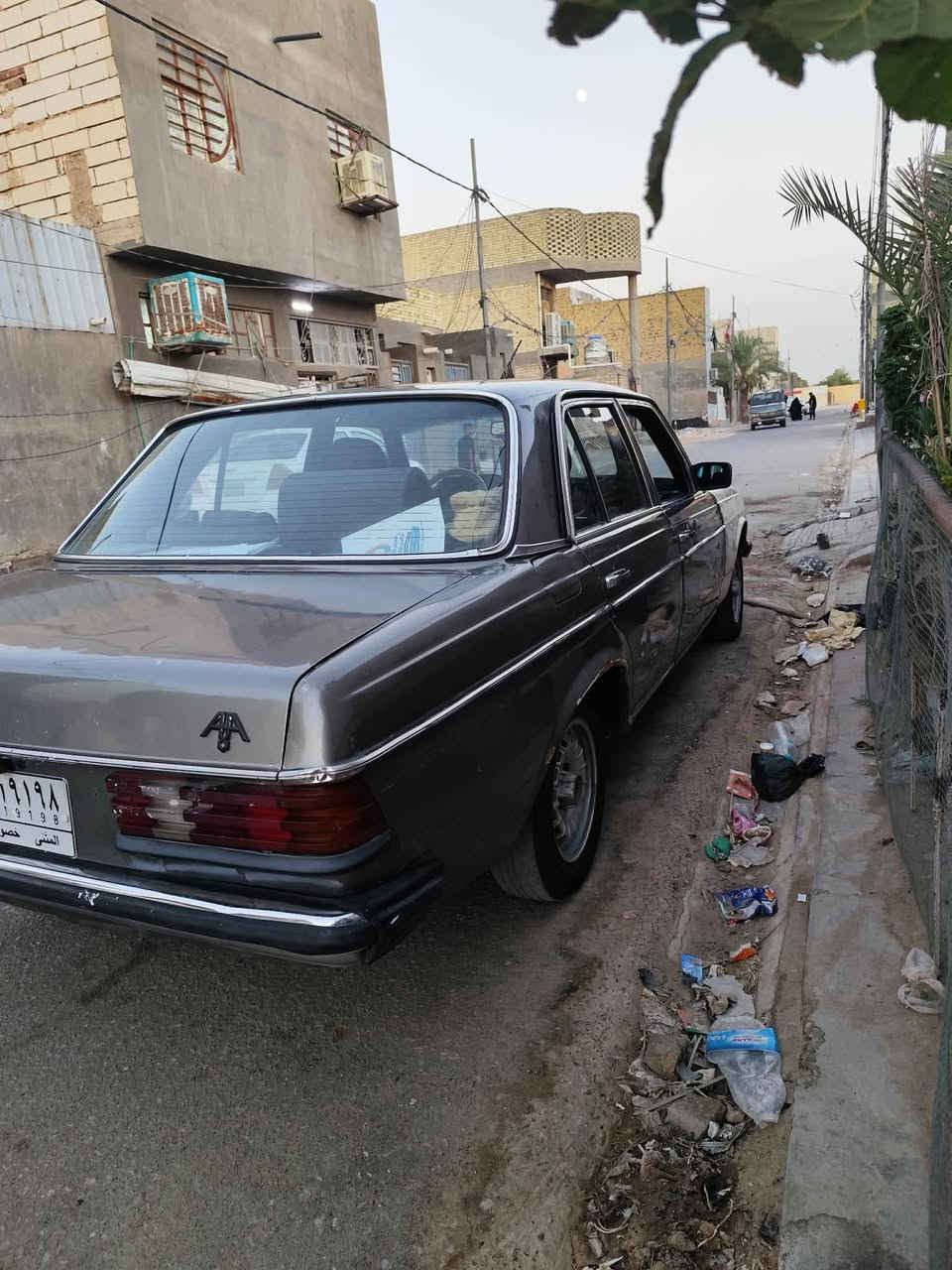 مارسيدس ابو جحيل موديل 1983
قطعه نادرة تريد ترتيب وجناي جاهزه مابيهه كل نقص فقط صبغ مرتب

رقم مثنى مشروع وطني

مكانهه نجف السعر 37 وبيها مجال بسيط *********** رقم راعيها
