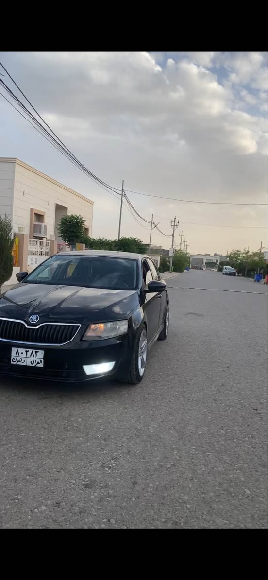 سکۆدە ئۆکتاڤیا
مۆدێل ٢٠١٤
مەکینە ١٨ تۆربۆ 
پێش و پشتی تازە توند کراوەتەوە 
٤ تایە و ویلی پاکی لە ژێرە 
گێڕ مەکینە بە شەرتی دە فیترەی 
تەبرید لەسەر سویچ تەبرید مەرکەزی 
قەپات مواسەفات بەس سلایت نییە
سبوخ حامه پيش وه پشتي كه پسه
١٥ وه ره قه خرامي له سه ره پاش محمله ده ي گه رينموه 
نرخي ٧٠ وه ره قه وه مه جال ياني ٥٥ وه ره قه ده مي ني ته وه 
***********
*********** أربيل, العراق
