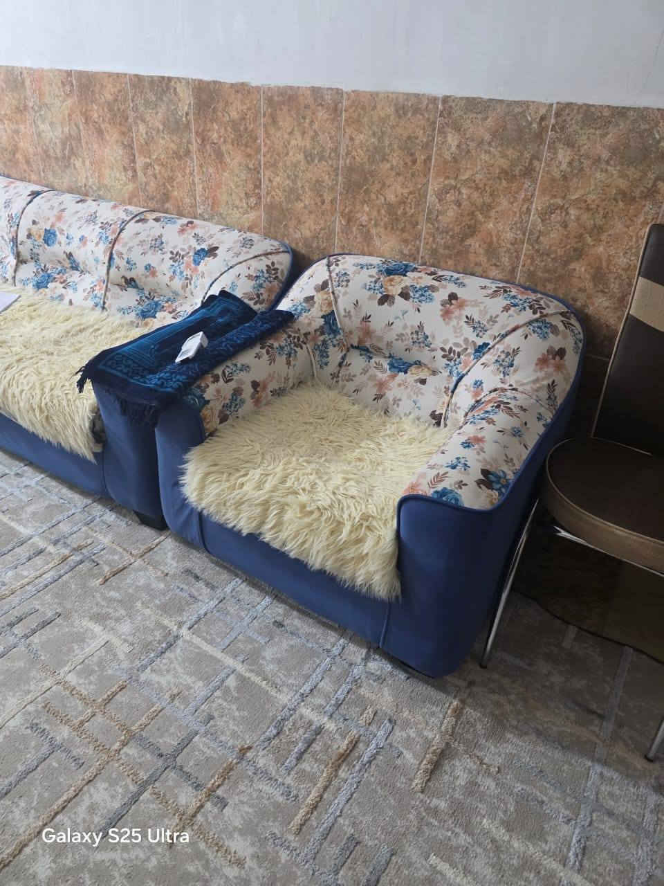 السلام عليكم 
تخم + ديوان للبيع 
السعر ٥٠٠ الف وبيها مجال 
***********
