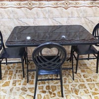 ميز طعام • ٣ كراسي • غزاليه