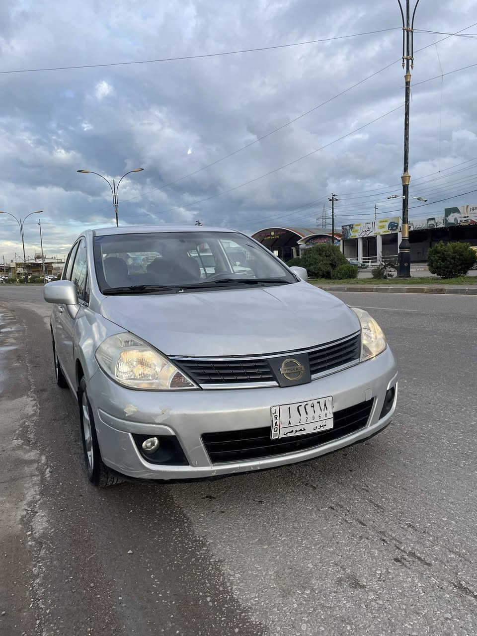 نيسان فيرسا2008 وارد امريكي ماشية 109 صبغ 3 قطع بدون دواخل شاشه +كامره+جام ٤ كهرب 
كير مكينة كهربائيات كله بشرط 
كير at المرغوب
صدر امامي خلفي جديد
رقم نينوى 
كوبون بانزين بيها
السيارة ما ناقصها كلشي سعرها 80 وبيها مجال  قليل للشراي  مكان السيارة موصل الجانب الايسر *********** وتساب اذا تحب
