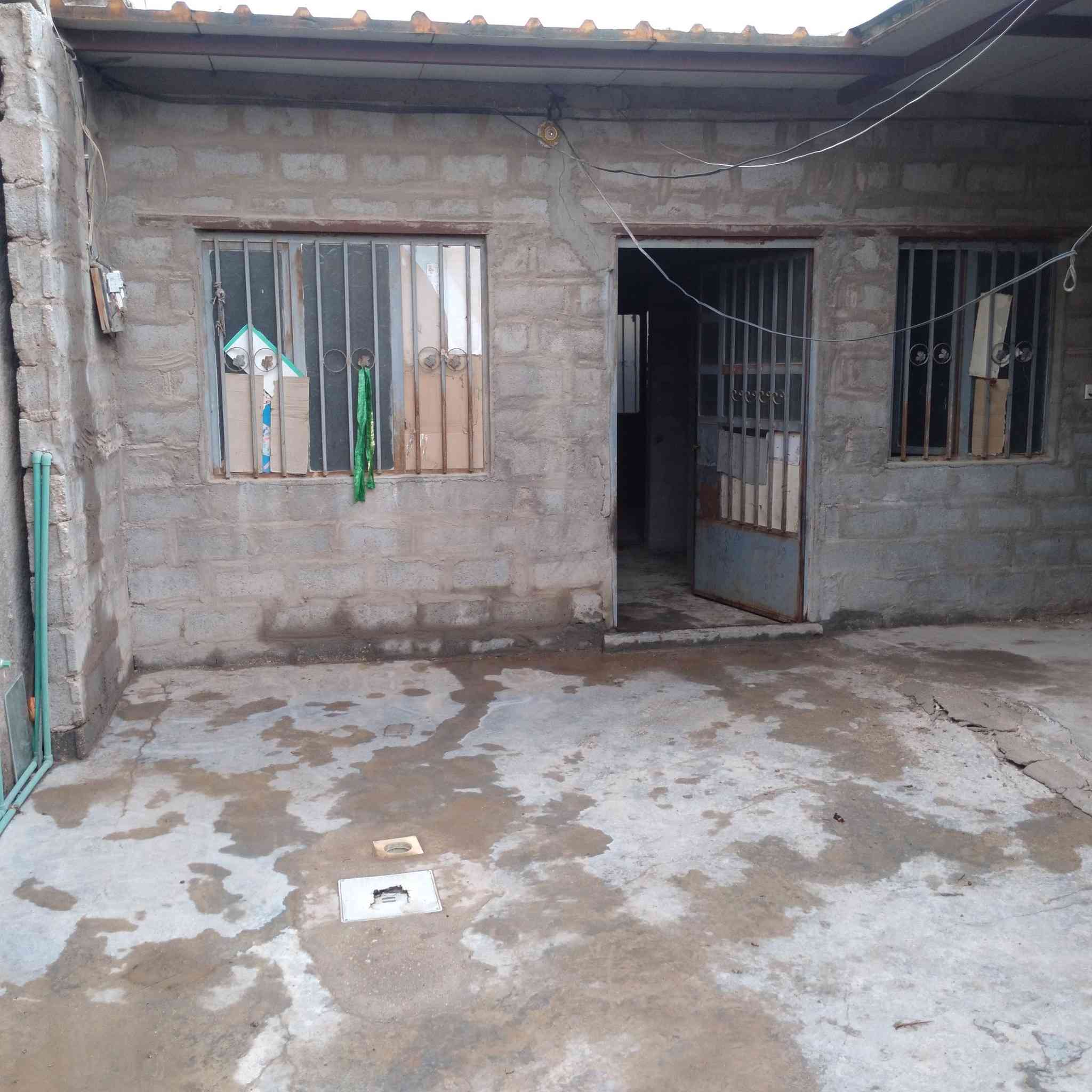 السلام عليكم بيت للبيع ١٠٠ متر بطويريج منطقه البياش فرع مقابيل محكمه الرجيبه البيت بي كتاب اسهم بسم  السعر  ***********
