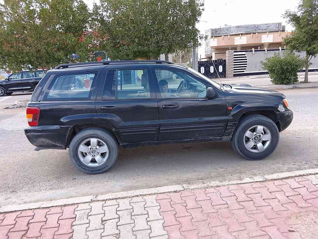 جيب شيروكي ٢٠٠١ محور بطة ٢٥٠٠ ديلكو باسمي هزة جديدة مكانها الرمادي ***********
