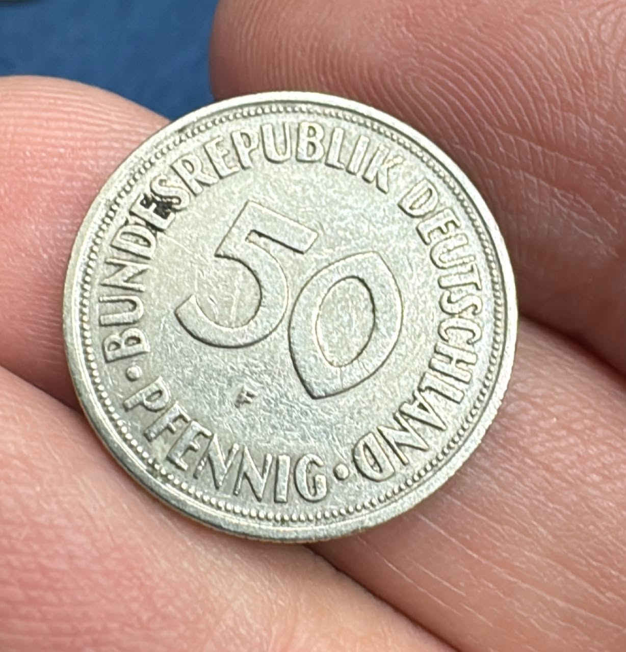المانيا 1950
السعر 2000


**إذا كنت صاحب هذا الإعلان وتريد حذفه لأي سبب، رجاءا أرسل رسالة إلى الدعم الفني**