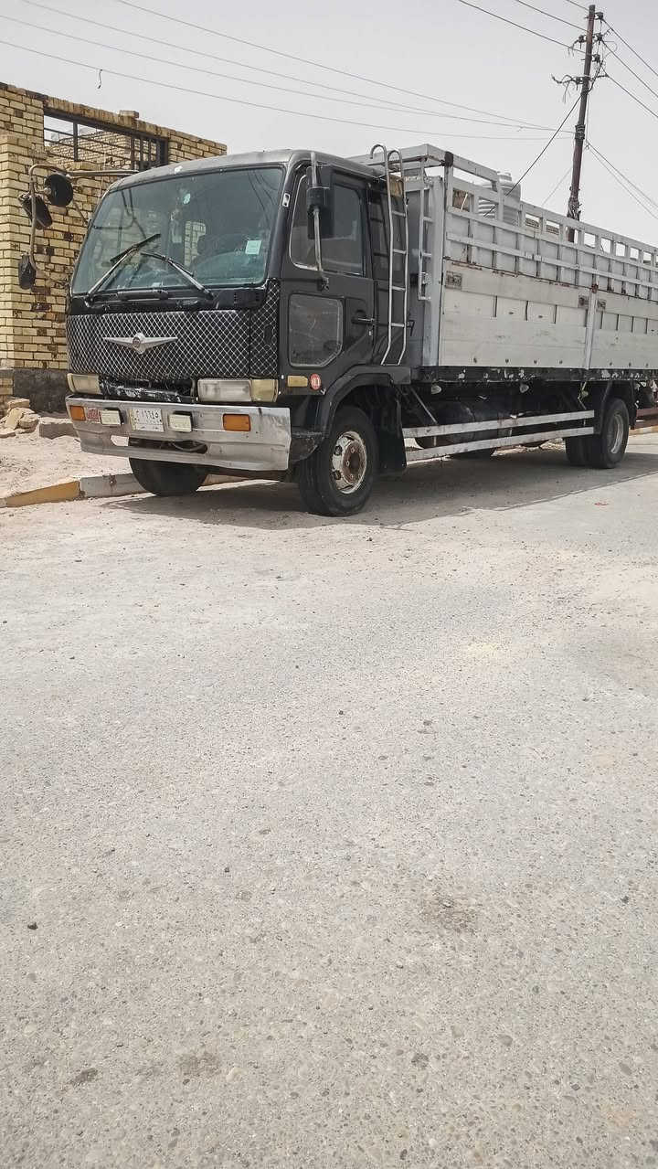 السلام عليكم نيسان للبيع جاهزه مكينه سوبر سنويه جديده رقم بغداد مشروع وطني ***********
