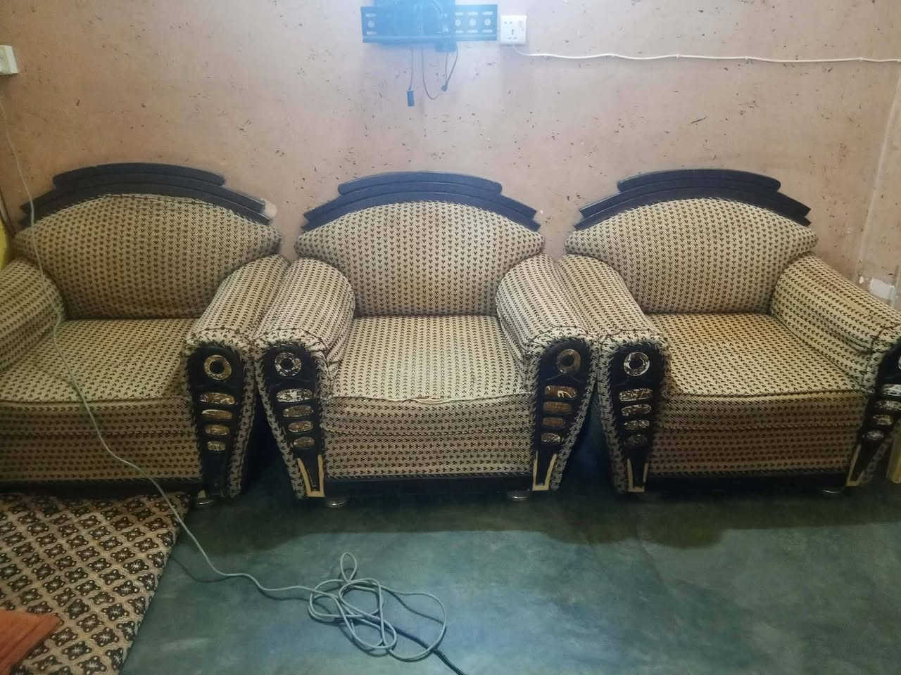 للبيع تخم مقاعد عشر سعر ١٨٠ مجمده سعر ١٧٥ وعنوان فلوجه حي جولان رقم *********** للإستفسار
