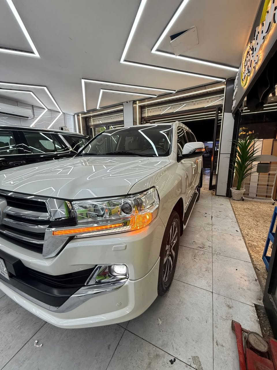 سلام عليكم لاند كروز 16 كفاله عامه من دعاميه الدعاميه سياره ابويم اصلي كفاله عامه من كلشي مكفول حته براغي مستعجل على البيعه ولد محتاج فلوسه متوازي انتصل ***********
