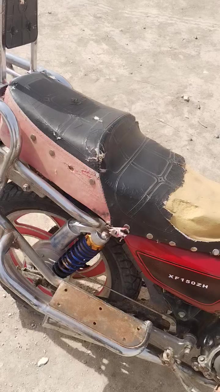 السلام عليكم جونده للبيع كلك الموديل ٢٠ سعر ٣٠٠ الف قفل *********** وتساب المكان الديوانية
