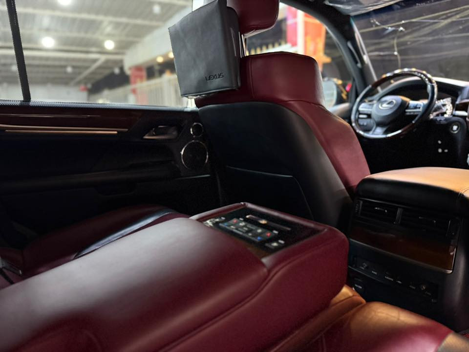 السلام عليكم لكزز للبيع موديل 19 سوبر سبورت داخل قرميدي احمر فول للأخير كفاله عامة ماشيه 57 عنواني بغداد الاتصال *********** بيها كتاب تظليل باقيله 6 اشهر
