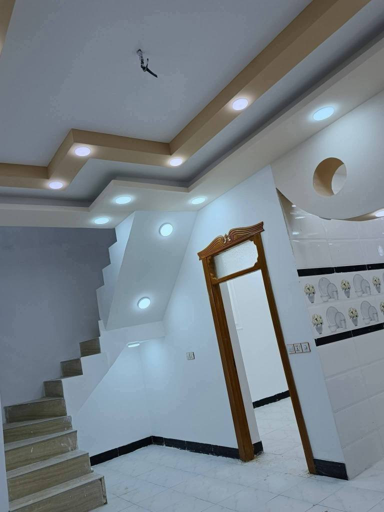 مساحه 140 متر #طابو_زراعي  سند ٢٥
🤑 سعر والوحده لبيت 40🤑و
(مكتب  الفهد عمود 270
تفاصيل لبيت (( موجود🎥📷 فيديو كامل للبيت
غرفه نو2// مطبخ// صاله// استقبال// صحيات خارج وداخل 

عنوان البيت  نجف مقابل ملحق قرية لغدير 

بناء ممتاز// اساس وسقف صب 
طابوق 🧱 جمهوري

كل البيت #سقوف_ثانويه

كل الخدمات موجوده 
مدارس 🏫 سوق #تبليط 

مقابل  قرية الغدير  ***********واتساب النجف, العراق
