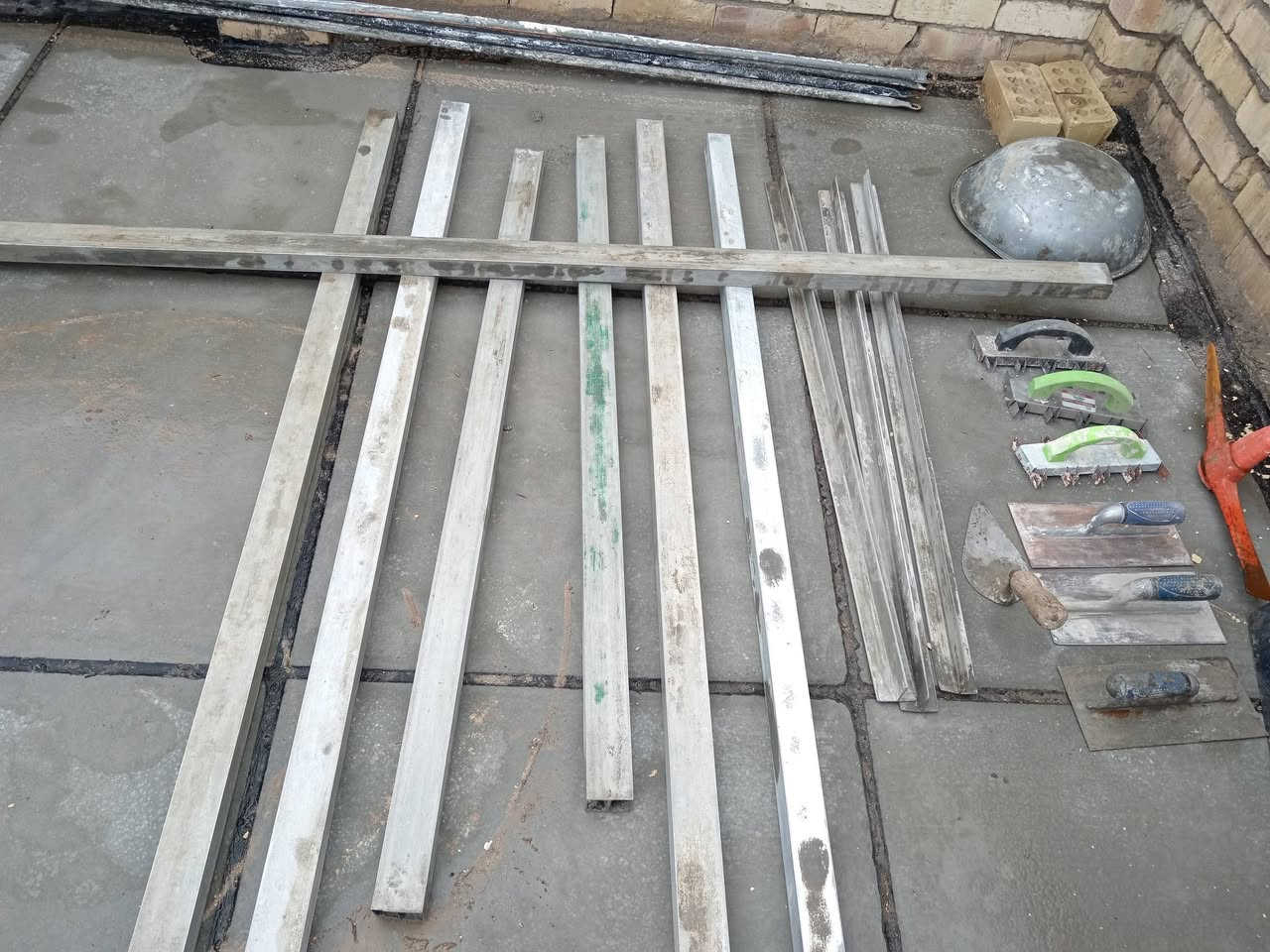 السلام عليكم افتح الصور عيني كلشي واضح للبيع 200الف مكاني حي الجهاد
*********** يتوفر واتساب  ماعندي توصيل
