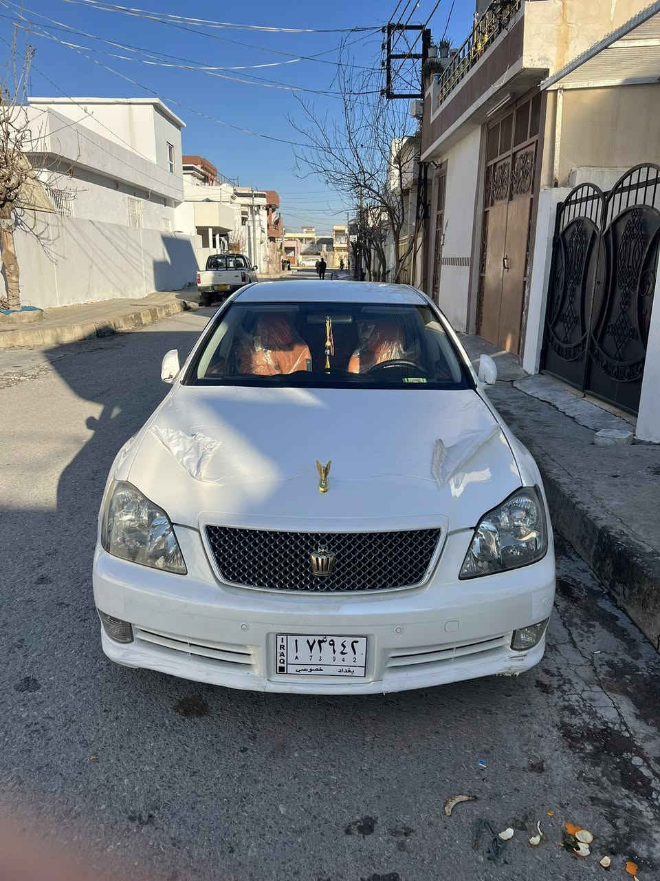 182ئەتڵەت
سەیارەکە براوەیە 
٣ دوگمەی ساج سور سەقف شوشەی ویل دینگەی کامل سپۆڕت
کامل مەسرەف کراوا بەسس بریکی نەبەستراوا 
گڕ و مەکینە تەقە و ڕەقە هەمووی بە شەرت
***********
