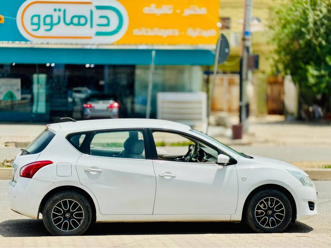 نيسان تيدا 2014 کەمێک قۆپی دەرگای پشتەوەی هەیە
سەنەوی و ژینگە و هەززەی نوێیە بەناوی خۆمە
***********
107$ کەمێک مەجال أربيل, العراق
