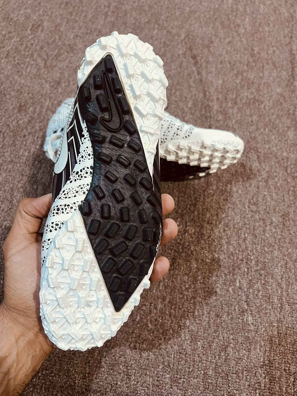 تحفه شررط تحفه
نايك ميوركال 
اصلي باله
قياس44
نضافه1/1 
اولئ شرط 
فول طبي 
السعر خاص 
توصيل موجود 
واتساب متوفر 
***********
