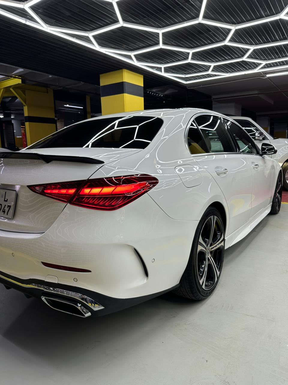 للبيع مارسدس c300 سعر مناسب
2023.   جديده كلش ماشيه  30000 ميل 
مواصفات"
بانوراما 
بصمة ابواب(دخول ذكي)
داخل ابيض ملكي
اشارة ترحيب مارسيدس
رادارت وكامرات محيطية 4
لايت زنون متحرك
رادار تحذير تصادم
داخل ابيض ملكي
لد داخلي64لون متغير
كشنات تدفئة وتبريد ميموري
ستيرن تدفئة
نقاط عمياء
حساسات٣٦٠درجة
قيادة ذاتية 
اصطفاف ذاتي
صندوق كهرباء
وبعد بيها هواية مواصفات معروفة بالمارسيدس
محرك وكير مكفولات
حادث فقط بنيد ايربك ستيرن راجع سستم 
سعر   34000 $ وبيها مجال بسيط
للاستفسار. ***********
