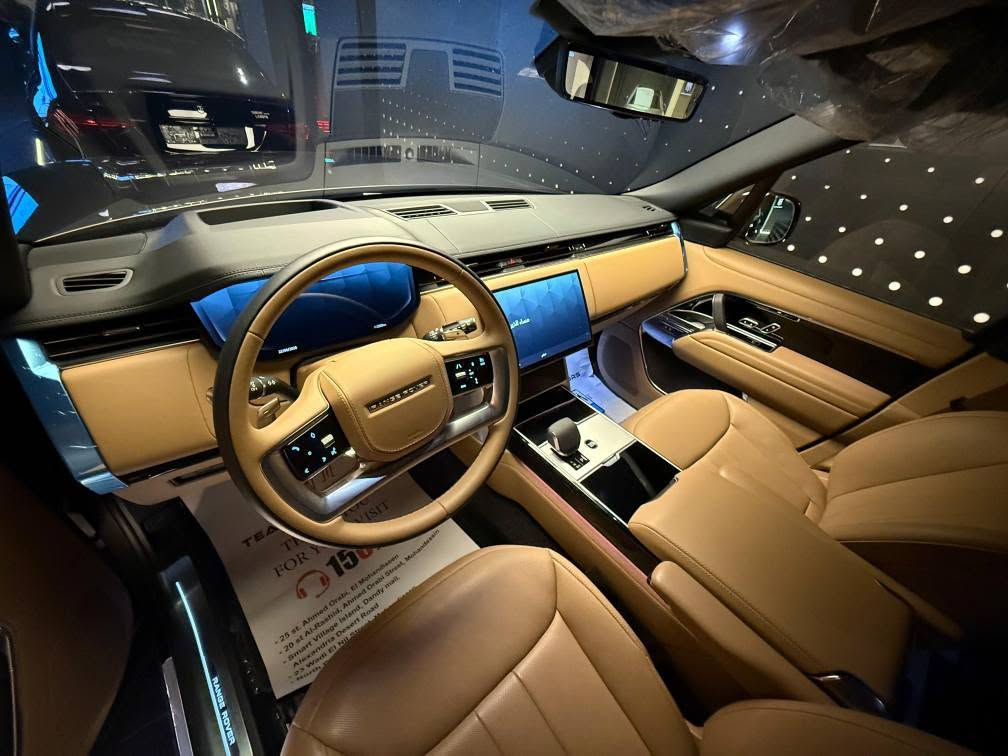 🔥 Range Rover Vogue HSE P400 🔥
✅ محرك 3000 CC
✅ قوة 400 HP
✅ عزم 550 N.m
✅ تسارع من 0 إلى 100 كم/س في حوالي 5.7 ثانية
✅ عداد 2,000 كم فقط (كسر زيرو – بحالة الجديد)
✅ المالك الأول
✅ صيانة وضمان الوكيل
✅ باقة صيانة سارية
✅ رخصة سارية
✅ حماية كاملة للهيكل (Full Body Protection)
✅ دهان المصنع بالكامل
💰 متاح التقسيط والبدل بجميع الأنواع
💰 مقدم يبدأ من 10% فقط
💰 عروض خاصة للكاش
🏎️ لدينا جميع أنواع السيارات تحت سقف واحد
📞 للمزيد من المعلومات: 01050049544 العجوزة, الجيزة


**إذا كنت صاحب هذا الإعلان وتريد حذفه لأي سبب، رجاءا أرسل رسالة إلى الدعم الفني**
