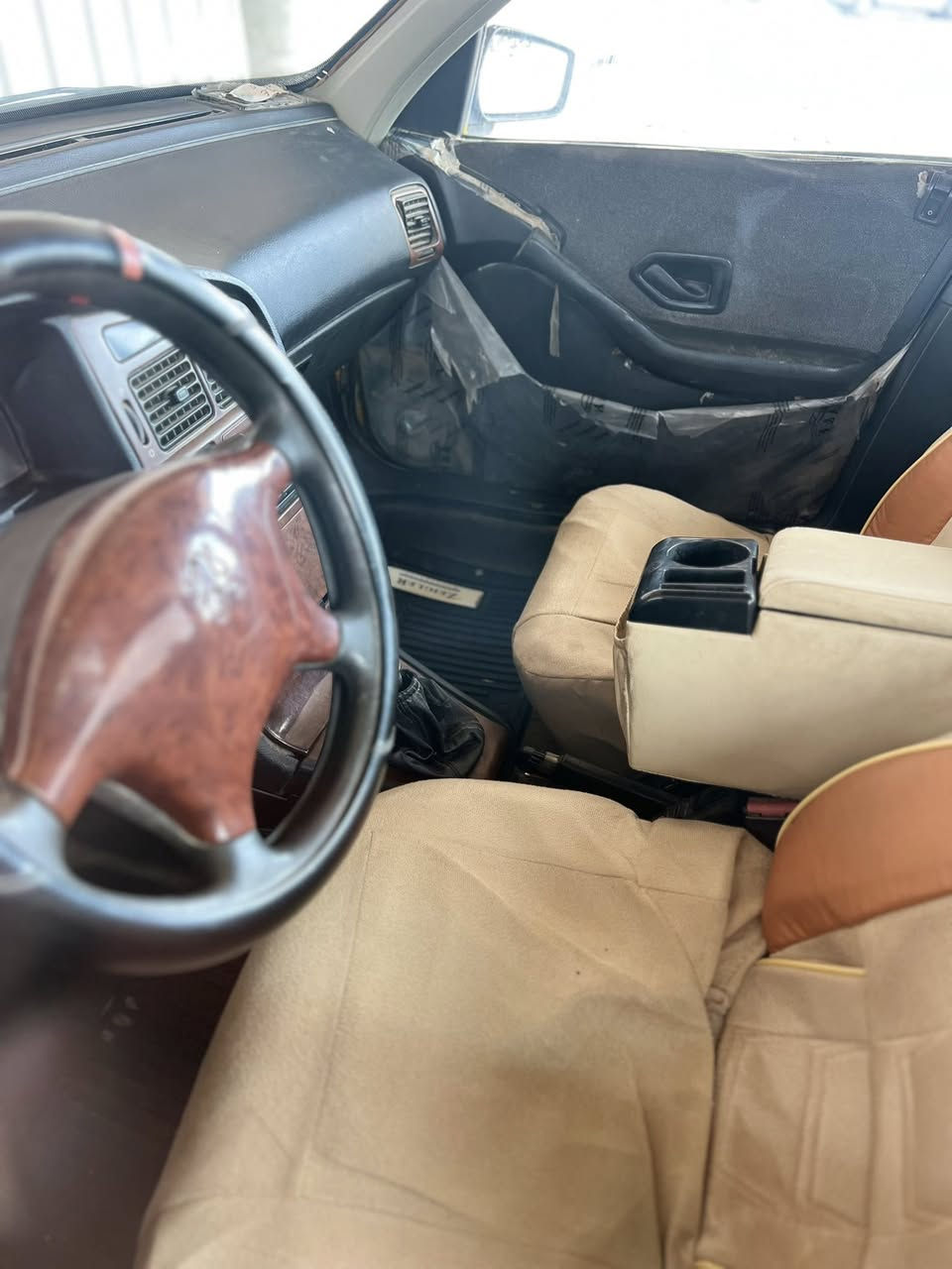 سياره بيجو بارص للبيع موديل 2010سنوية منتهيه مكاني البصره كرمة علي ***********
