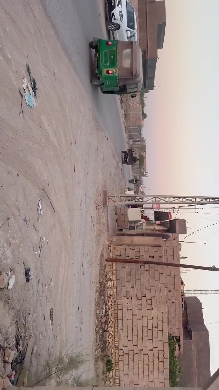 السلام عليكم قطعه للبيع طابو زراعي طريع المعاره قبل لتوصل سيد جواد على الشارع مباشر موقع تجاري 400متر واجه 10ونص السعر 110مليون اتصال ***********
