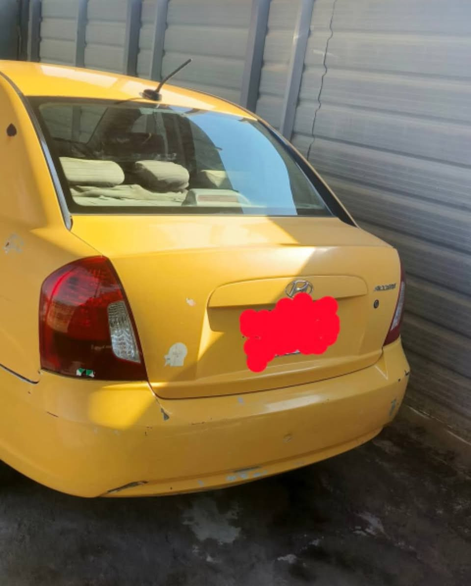 السلام عليكم سيارة اكسنت مديل 2010 وارد امريكي رقم ديالى السيارة فيها قطعتين تبديل البنيد والباب السايق بدون دواخل محرك السيارة 1600 المرغوب تبريد شغال جيد تخم تايرات جدد السيارة فيها عطل في الكير السيارة شغالة السيارة نضيفة باتري جديد السيارة باسمي سعر 72 وفيها مجال رقم الهاتف ***********
