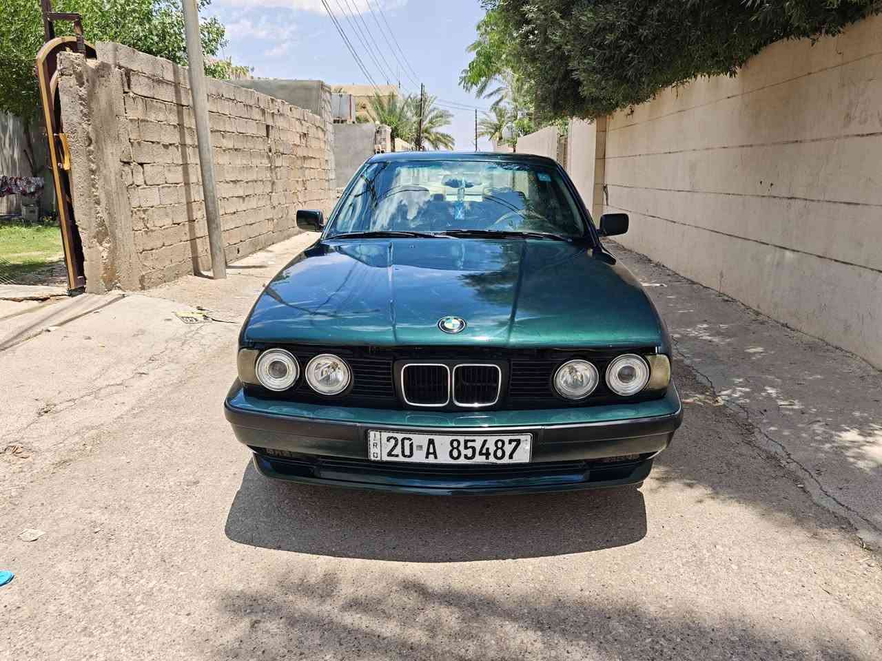 يا الله  
بي ام 525موديل 91
سياره مصبوغة عام للجمالية فقط
كير ومحرك بلادي خير من الله 
تخم تاير جديد
كهربائيات كلها شغالة 
جام شغالة 
غرفة نضيفة بلادية 
رقم نكليزي رقمها ديالى بسمي سياره 
سنوية لل30+هزه جديده 
نقصها تبريد 
بيها ضربة بل جامرلغ جهت سايق
السعر 45 وبيها مجال 
 العنوان ديالى سراجق***********
