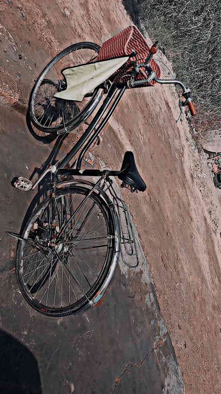 سلام عليكم با يسكل البيع حجم 27 حساس وعكرب3كير كامل السعر 60وبي مجال اتصل عله هاذه الرقم ***********
