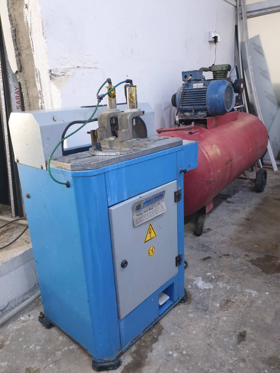 مكان pvc لبيع ثري فيس نضيف ***********

