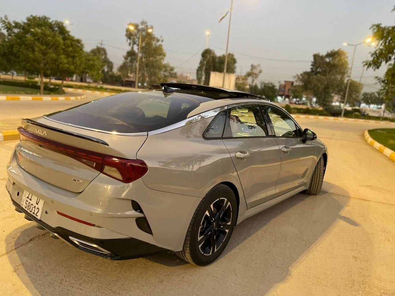 السلام عليكم
 K5 GT Laen
موديل 2023
ماشيه 59
1/1 فول مواصفات
بانورامه 
بصمه 
رادرات 
سايد بريك كهرباء 
تحكمات ستيرن 
شاشه كامره 
حساسات 
اشاره ترحيب 
كشنات كهرباء 
كشنات مختمه GT
محرك 1600 تيربو 
حادث امريكا ناشر الصور بنيد تبديل جاملغ الايسر تبديل 
الجاملغ الايمن الخلفي صبغ فقط 
مكينه كير تبريد صدر تخمً تاير 
السياره جديده 
مكاني بغداد الدوره 
السعر    145 بيه مجال 
رقم الهاتف  ***********
