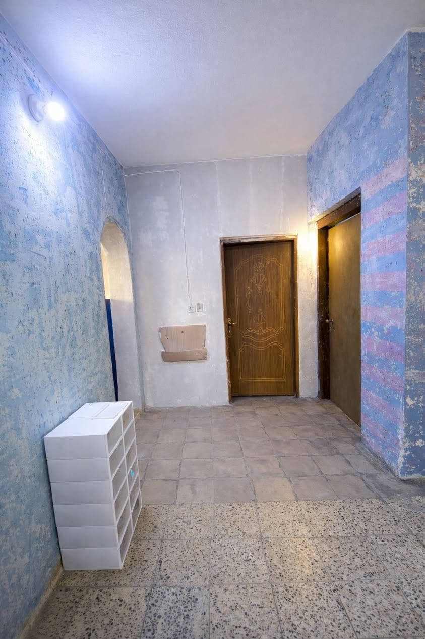 بيت للبيع ٢١٧ متر واجهه ١٠،٨٠ ونزال ٢٠ طابقين ركن كلاسك 
كراج وحديقه مدخلين مطبخ استقبال وهول وحمام وغرفه
طابق ثاني غرفين وصحيات ومطبخ صغير وسطح 
الخدمات ماء مجاري تبليط كهرباء عرض شارع ١٠ متر 
الموقع الغزالية شارع الضغط قرب المستوصف الصحي
للاستفسار 
***********
***********
***********
او زيارة مكتب المشجر للعقار
